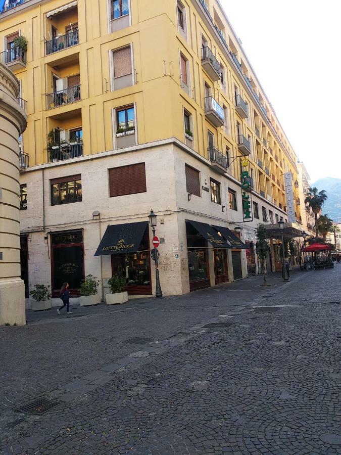 B&Bobo Salerno Exterior foto